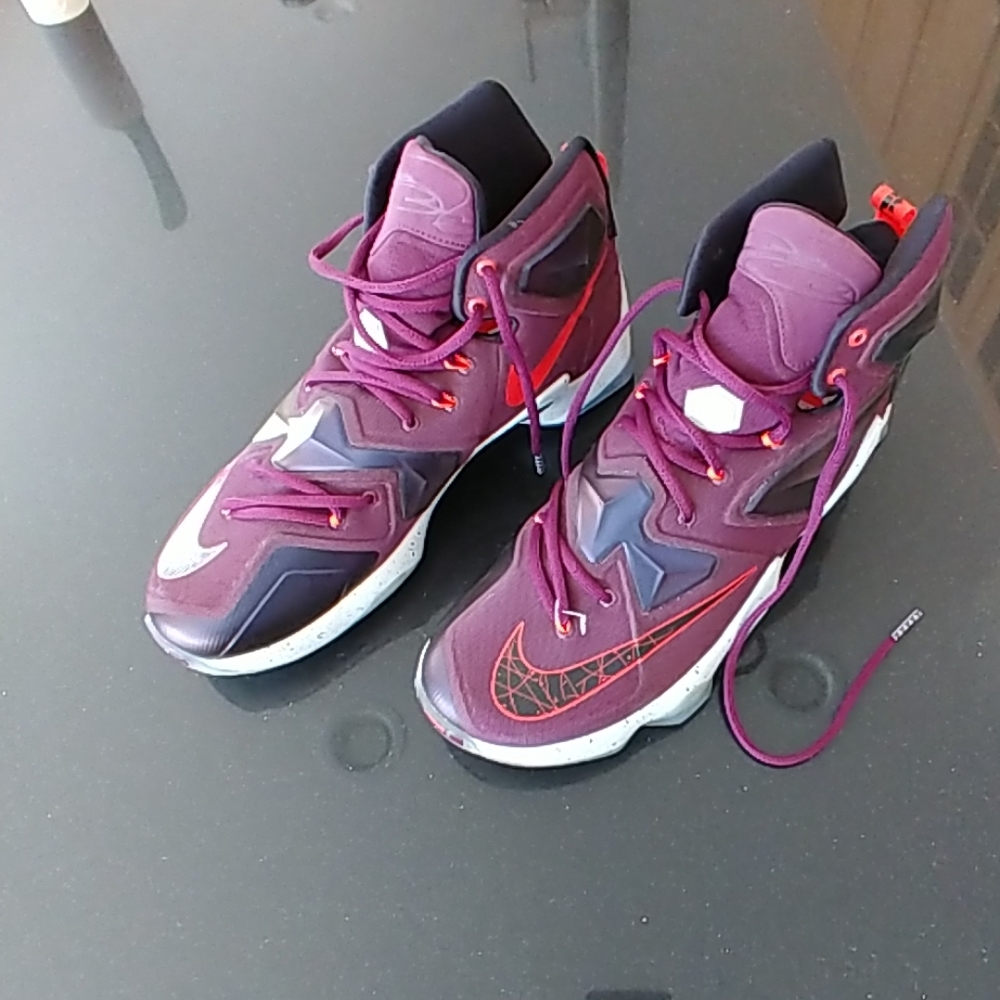 Nike LeBron XIII